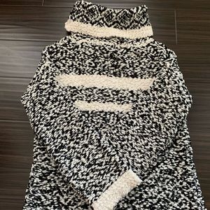 Mysteree plush sweater